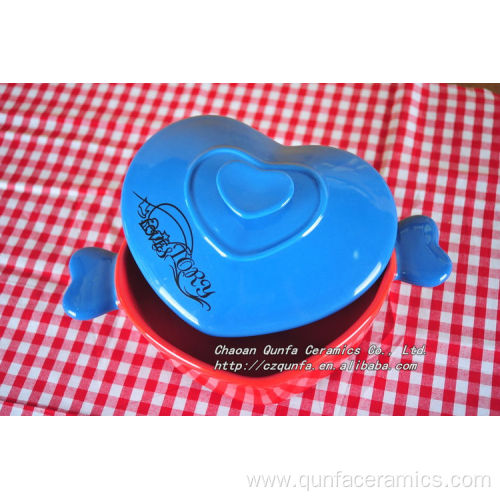 Heart shape casserole with lid and handle